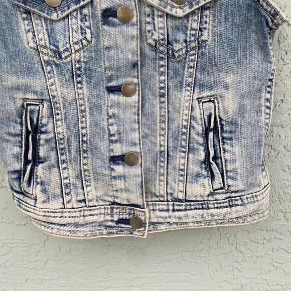 GAP Kids Sleeveless Denim Vest Blue Size 6-7Y Casual Button-Front - Picture 6 of 8